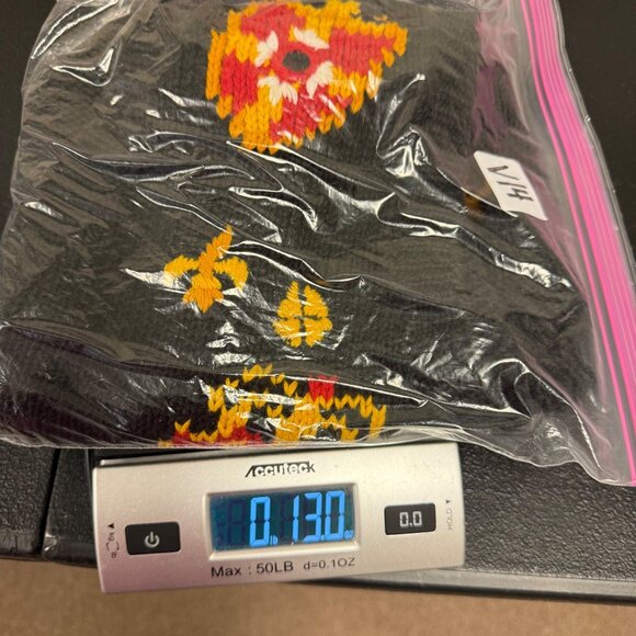 Vintage Jantzen Black Knit Sleeveless Vest Crest Patterns Button-Up Front Size L - Picture 10 of 10